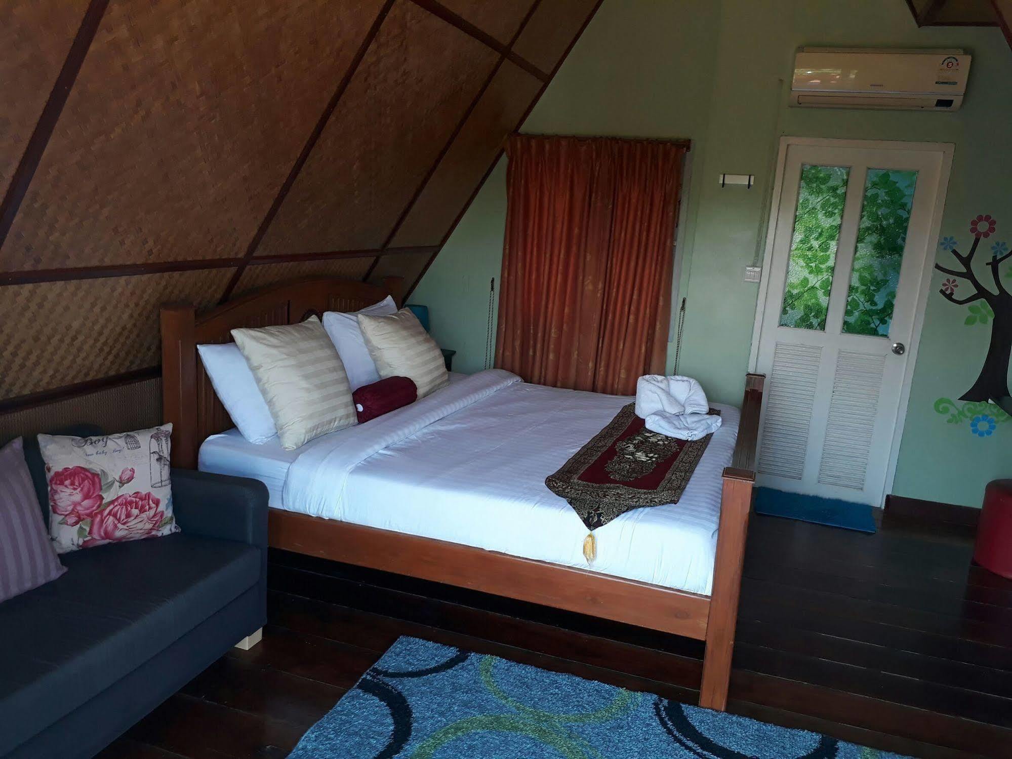 Goodview Resort & Camping Ban Kaeng Raboet Екстериор снимка